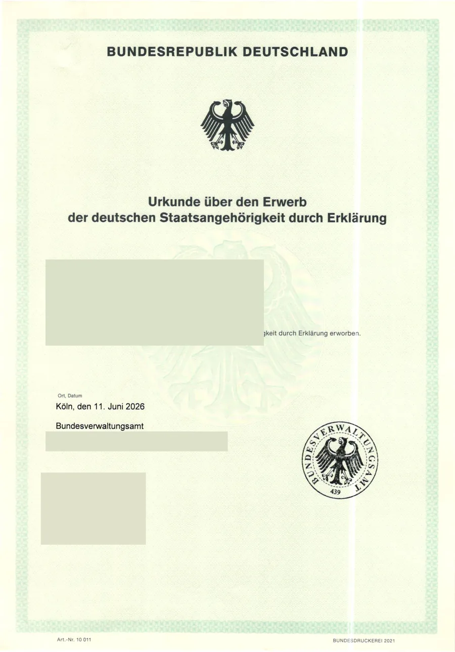 Urkunde über den Erwerb der deutschen Staatsangehörigkeit durch Erklärung, Bundesverwaltungsamt 2026, mit geschwärzten Personendaten